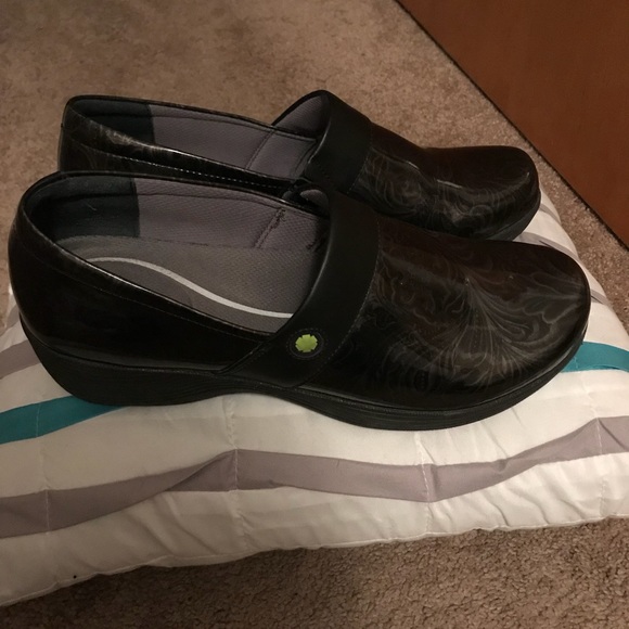 work wonders dansko shoes